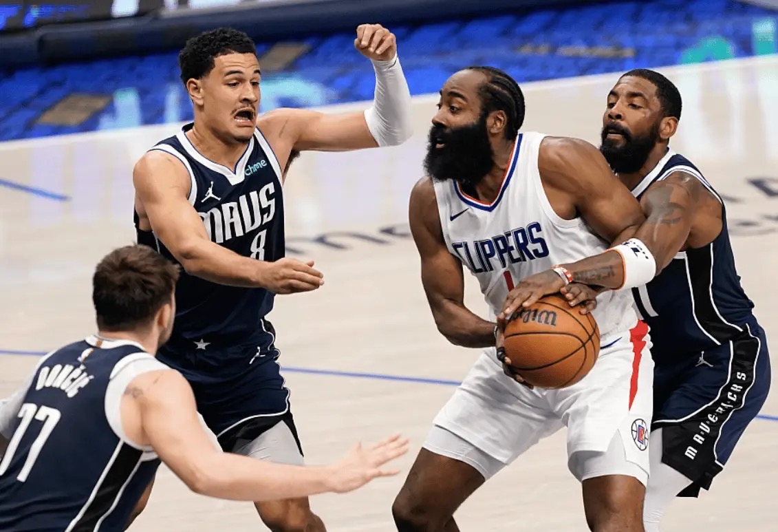 爱游戏中国体育快船观众热烈欢呼！，JackeyLove迎来十赛季出色发挥再创辉煌时刻的简单介绍