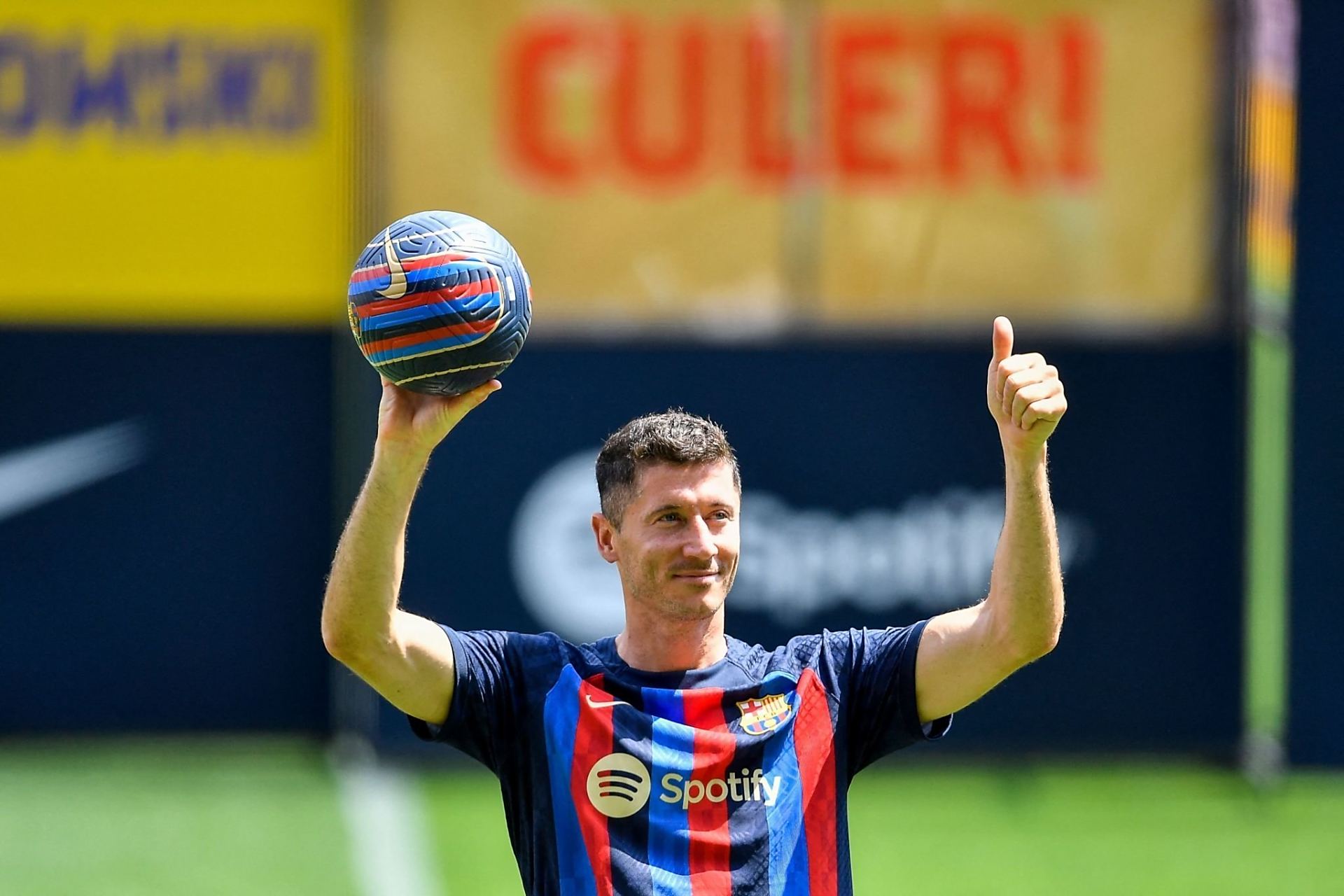 爱游戏体育莱万多夫斯基迎来二十赛季高光表现，巴黎圣日耳曼球迷沸腾！的简单介绍